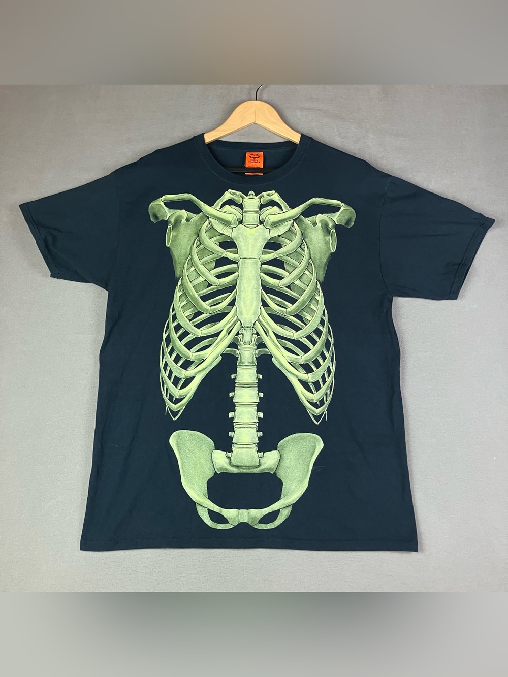 Happy Halloween Shirt Men’s Size L Skeleton Rib Cage Graphic T Costume Black. In